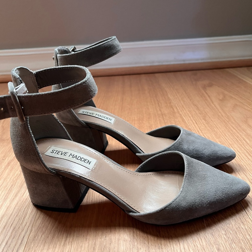 Steve Madden Gray suede Heels with Ankle Tie